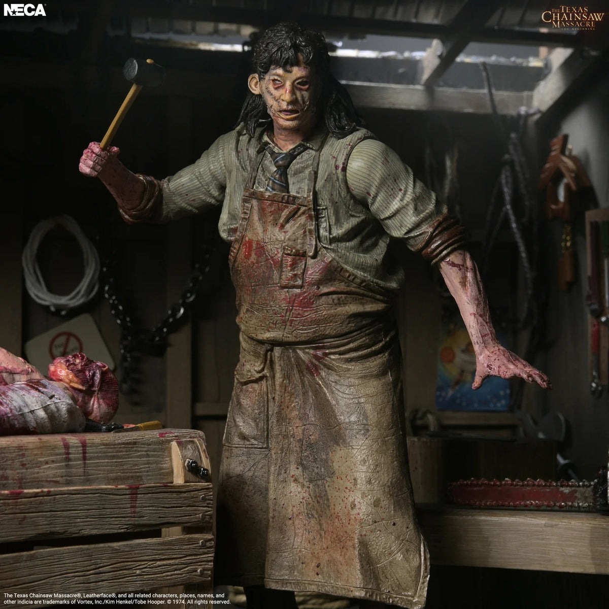 NECA Leatherface – The Texas Chainsaw Massacre: The Beginning | Set Diorama 7 pulgadas