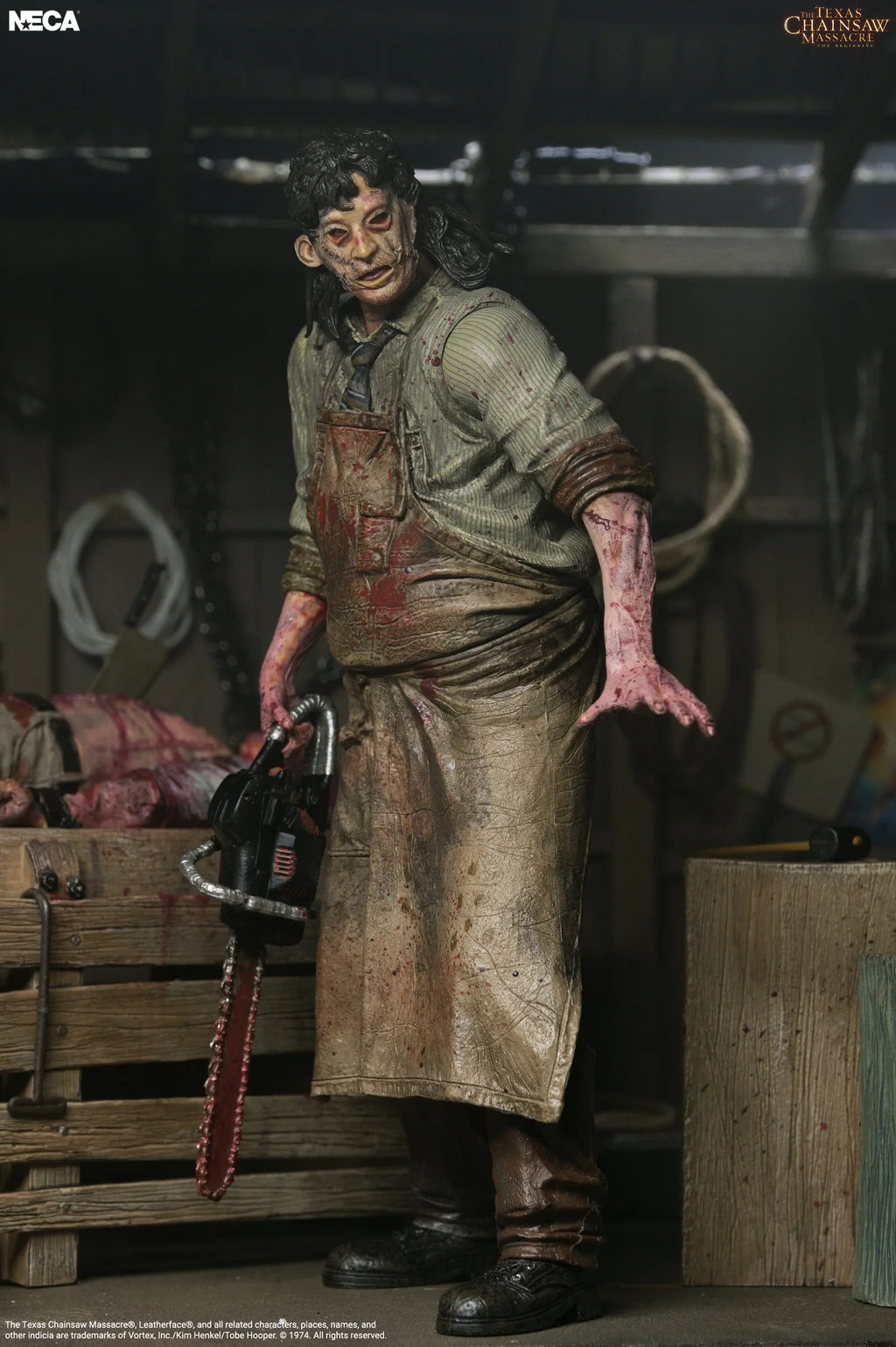 NECA Leatherface – The Texas Chainsaw Massacre: The Beginning | Set Diorama 7 pulgadas
