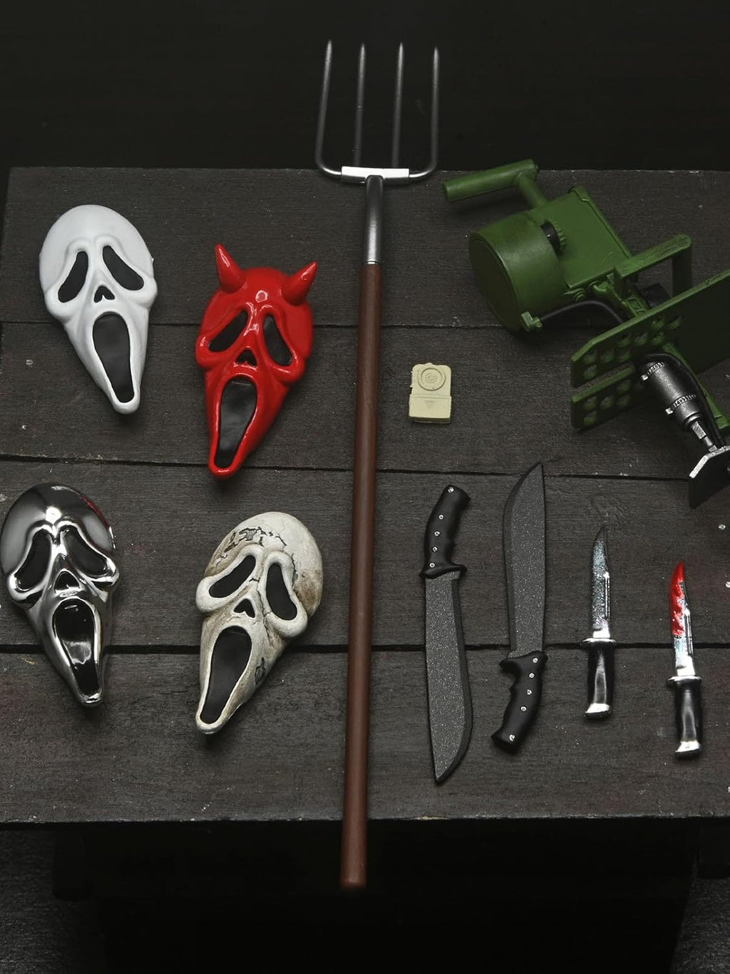 Ghost Face Inferno Ultimate – NECA