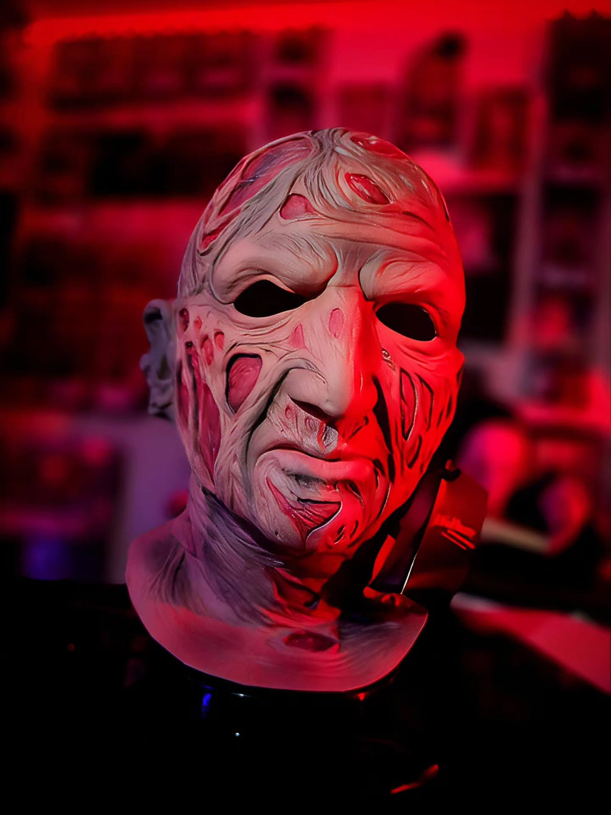 A Nightmare on Elm Street – Freddy Krueger con Sombrero Fedora Máscara Deluxe