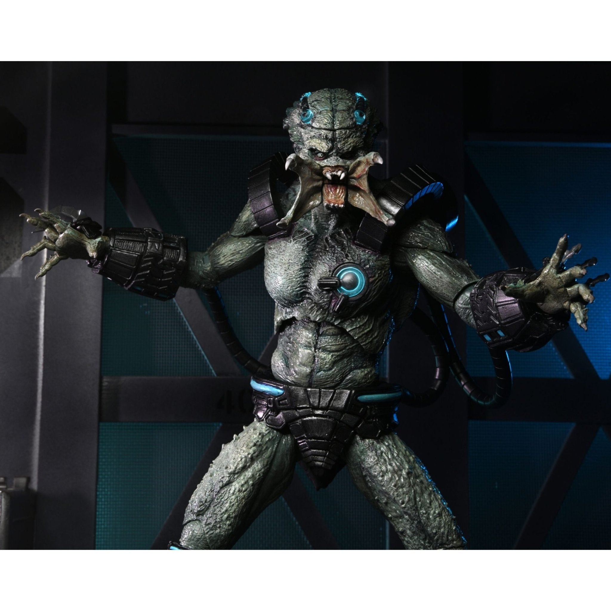 Figura de Acción Predator Concrete Jungle Stone Heart NECA | Edición Deluxe (NE51589) - Ghostgamer.pe