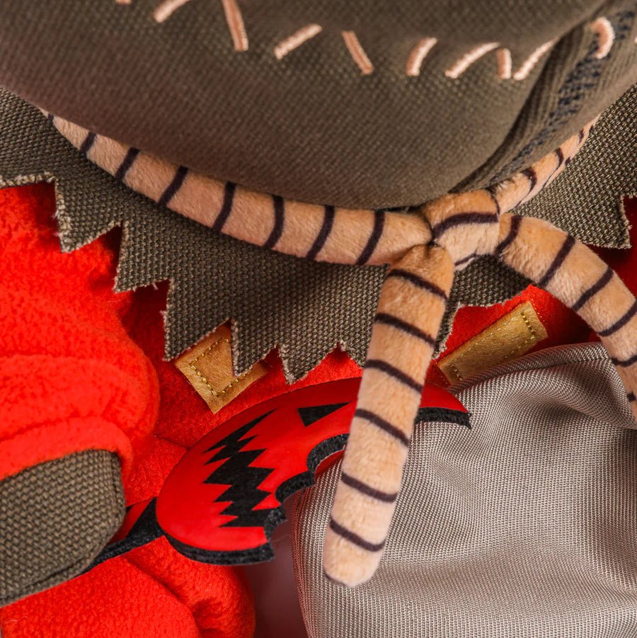Trick 'r Treat Sam Muñeco de Peluche Gigante 18" – Coleccionable de Terror - Ghostgamer.pe
