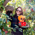 Trick 'r Treat Sam Muñeco de Peluche Gigante 18" – Coleccionable de Terror - Ghostgamer.pe
